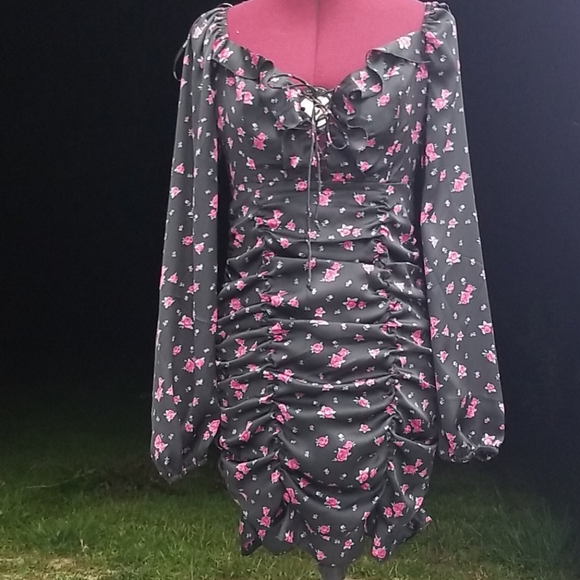 Dress - Picture 1 of 3